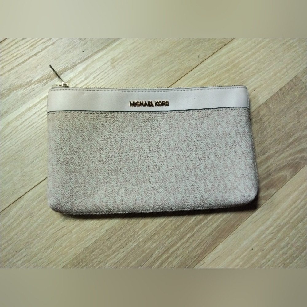 Michael Kors Beige and Cream Wristlet